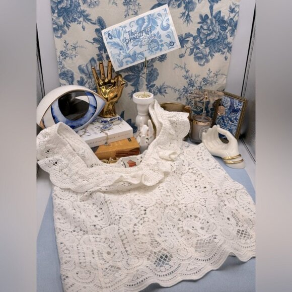 🆕 FARM Rio 🧿 NWOT Delicate White Crochet V-Neck Cami with Ruffle, Sz M - Picture 2 of 15